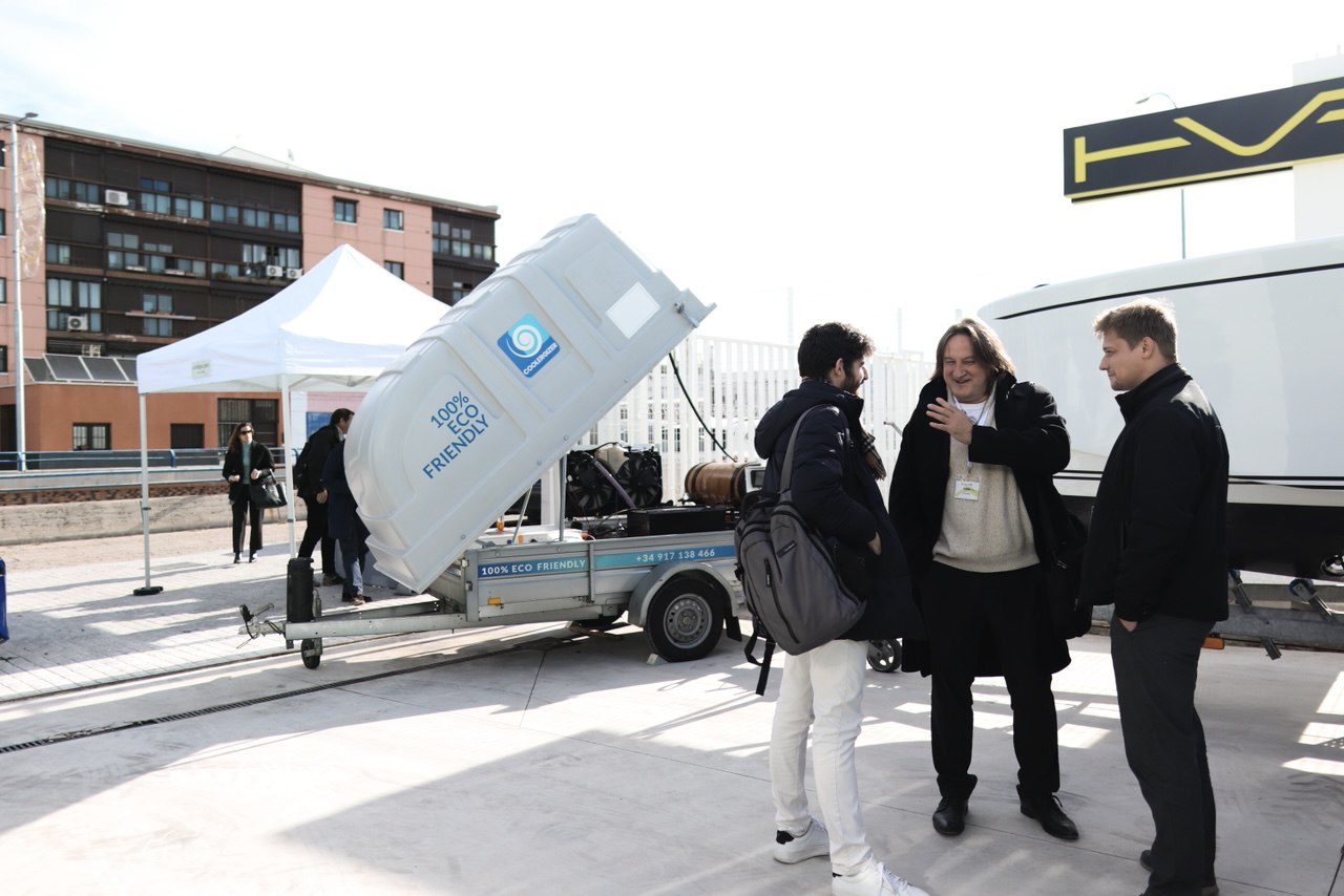 COOLERGY showcases its mobile hydrogen power generator at HVR’s opening new hydrogen filling station in Madrid