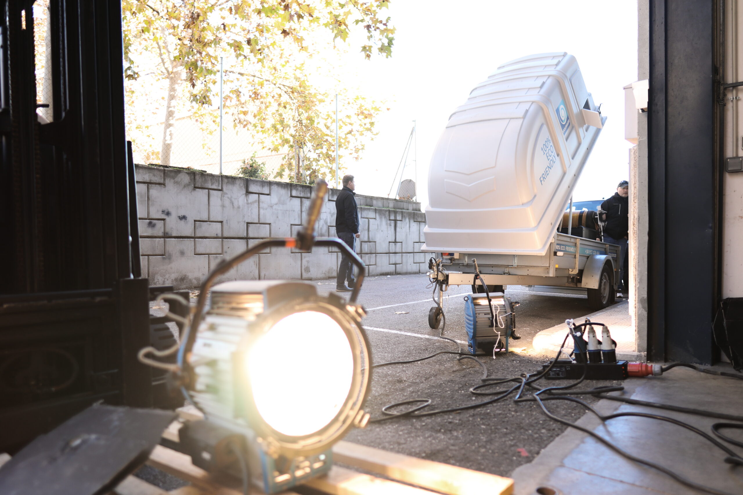 Coolergy tests its mobile hydrogen power generator on ARRI’s powerful lighting equipment for filming